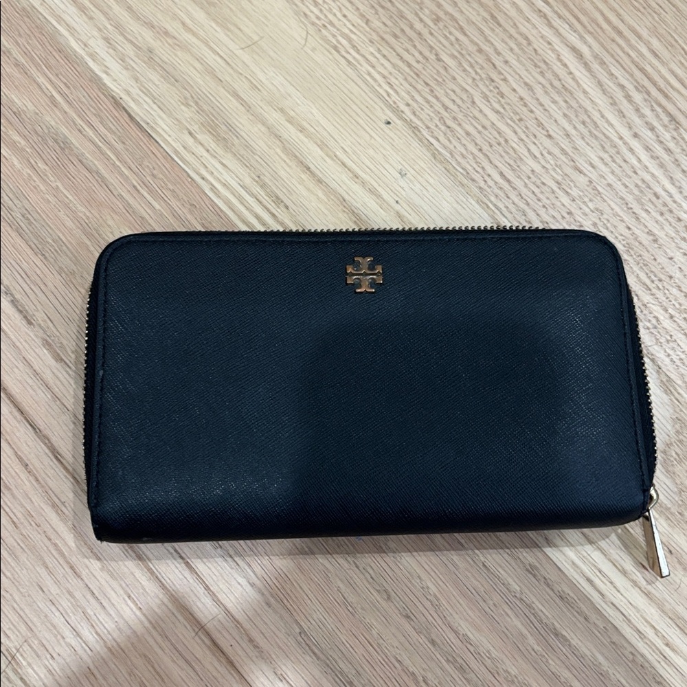 Tory Burch Black Leather Wallet with Gold Logo